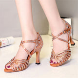 <transcy>Zapatos de baile latino para mujer, sandalias de salón de satén de Salsa con diamantes de imitación, zapatos de baile de fiesta, tacón acampanado</transcy>