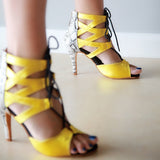 <transcy>Zapatos de baile latino para mujer, zapatos de baile de salsa amarillos, sandalias de baile de salón de tacón alto de 8,5 cm para mujer</transcy>