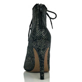 <transcy>Zapatos de baile de salsa de salón latino para mujeres niñas botas negras con punta abierta con estampado de serpiente</transcy>