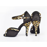 <transcy>Nuevos zapatos de baile de salón de baile latino de satén Salsa Tango para mujeres niñas zapatos de baile de leopardo tacones personalizados</transcy>